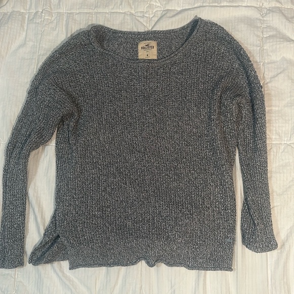 Hollister Sweaters - Hollister gray sweater size medium perfect condition